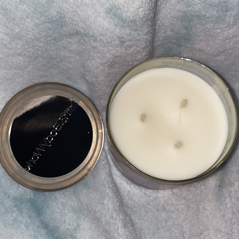 Brand new 3 wick “ white pumpkin oak wood” candle - Picture 2 of 3